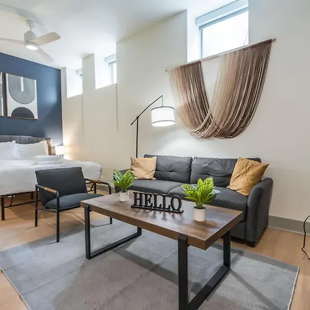 Bright And Modern Studio In Louisville # 107